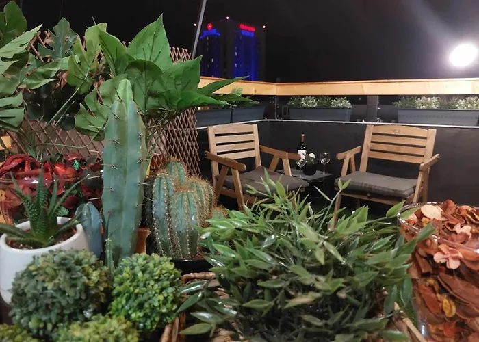 شقة With Panoramic Terrace In Center *