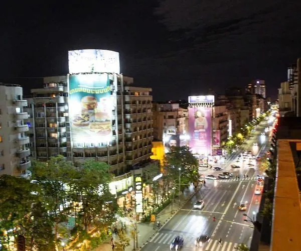 With Panoramic Terrace In Center شقة